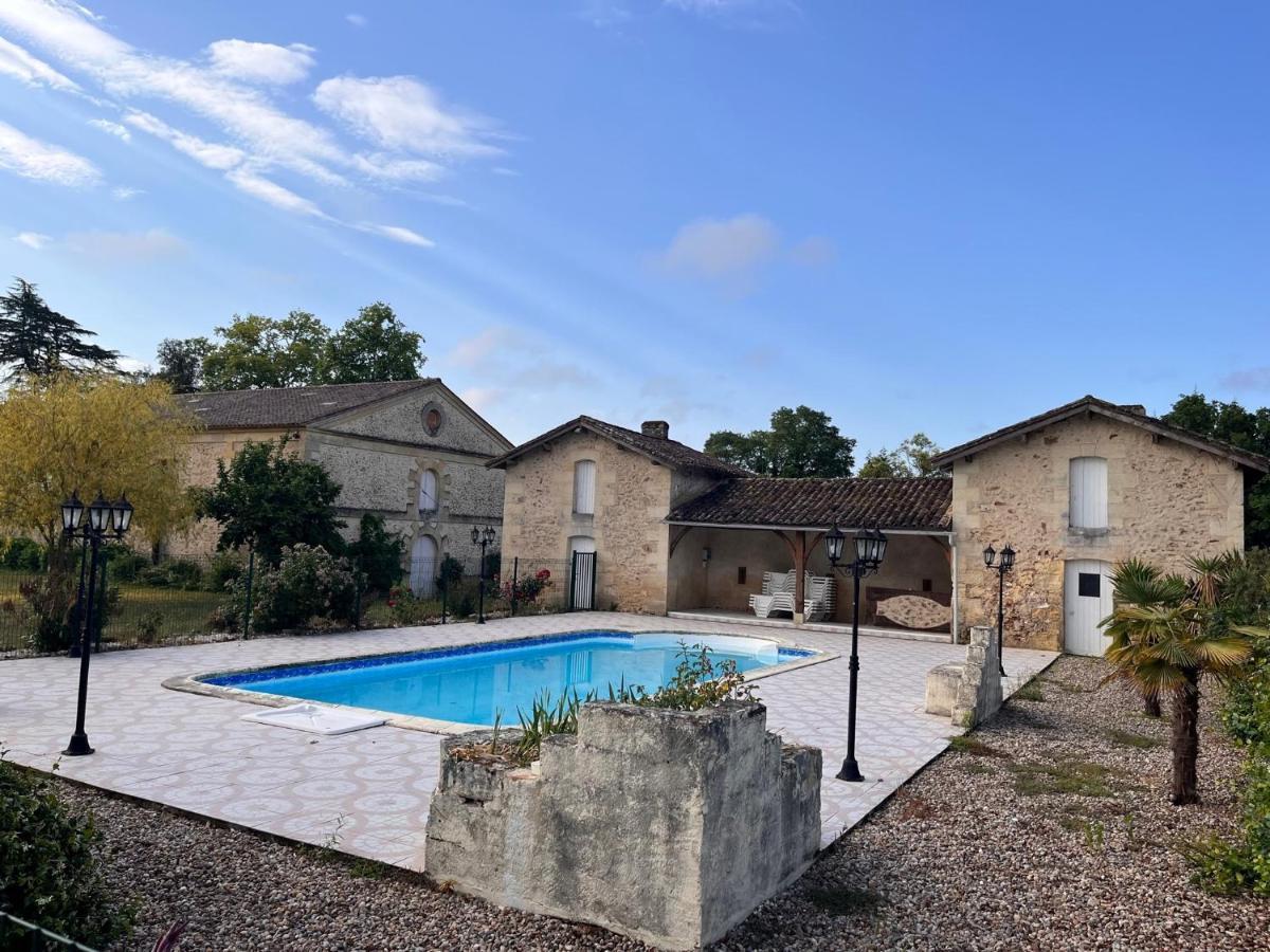 Domaine Clos Et Arbore De 3 Ha Avec Deux Maisons Lamothe-Montravel Exterior foto